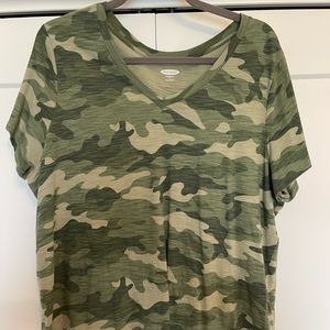 Women’s short sleeve camo V-neck T-shirt. Old Navy brand. Size XL.